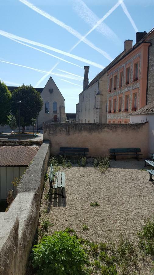 Appartement Au Coeur De La Cite Medievale Provins Dış mekan fotoğraf