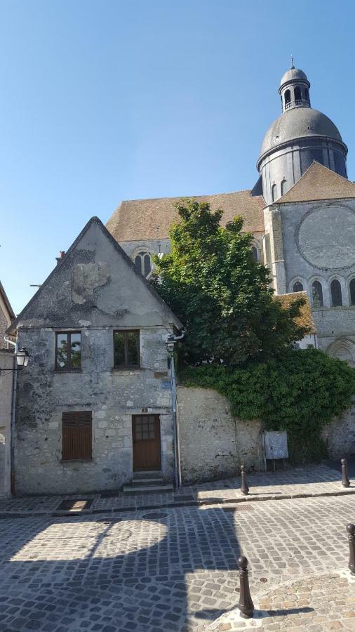 Appartement Au Coeur De La Cite Medievale Provins Dış mekan fotoğraf